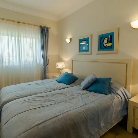 Apartment Fairview Village - A033